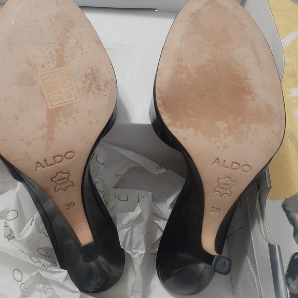 Shoes - Picture 10 of 11